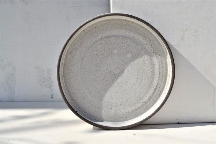 85576 - Straight Side Rim Plate (Off White)